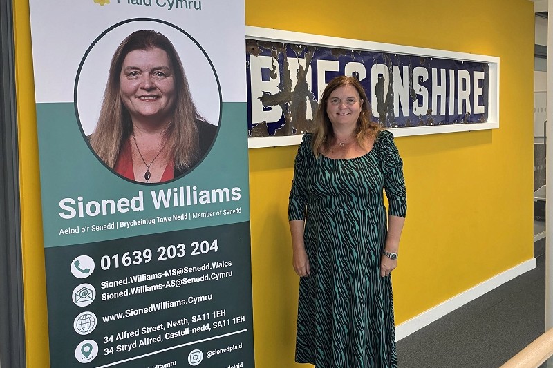 Sioned by a pop up banner with her contact info