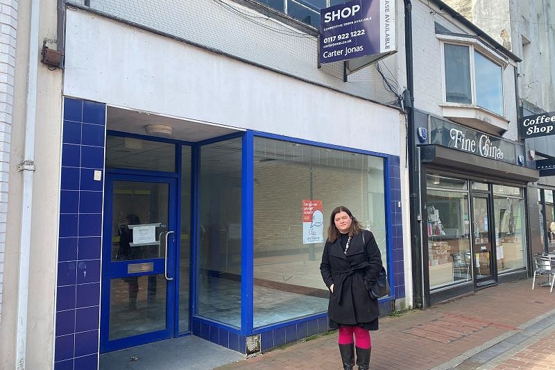 sioned williams tu allan i siop wag